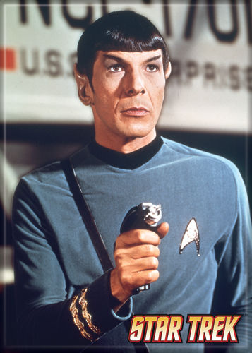 Star Trek - Spock with Phaser - Magnet